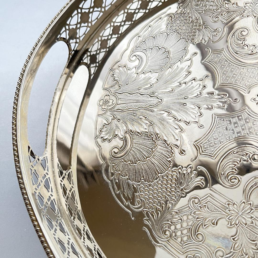 【英国】 ビクトリアンのギャラリートレー オーバル型 40cm 装飾フット