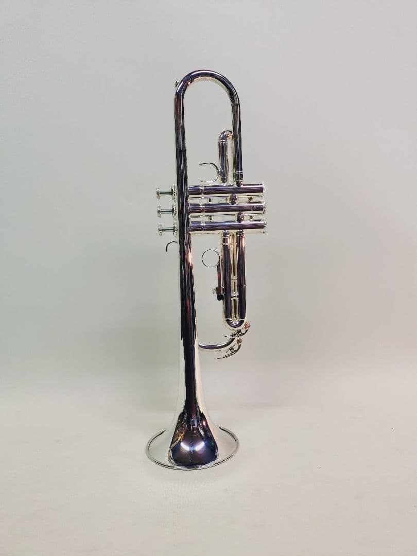 ヤマハ YTR2330 トランペット 本体　未使用