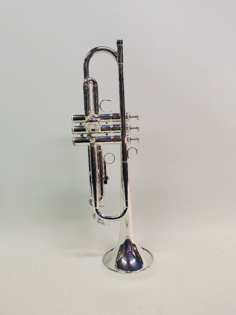 ヤマハ YTR2330 トランペット 本体　未使用