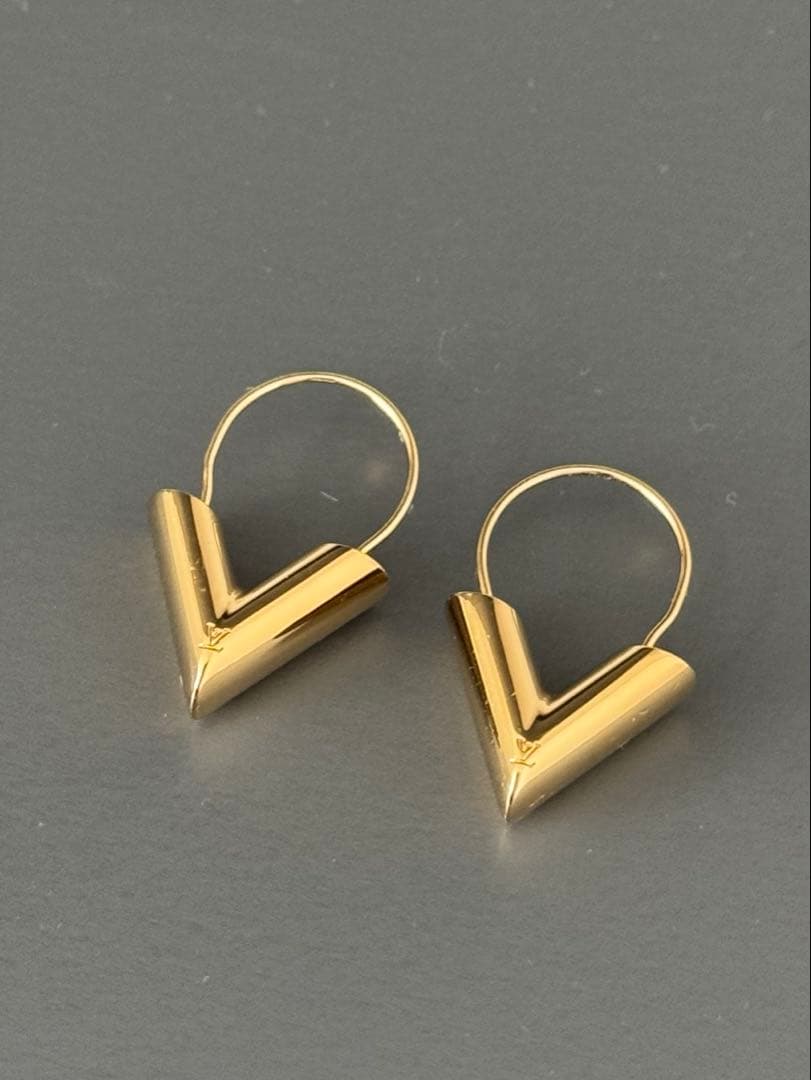 ルイヴィトン ピアス フープ エッセンシャルV ゴールド 美品