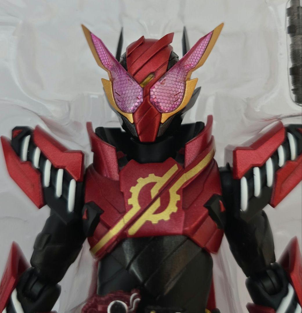 S.H.フィギュアーツ 仮面ライダービルド　タンクタンク ラビットラビット