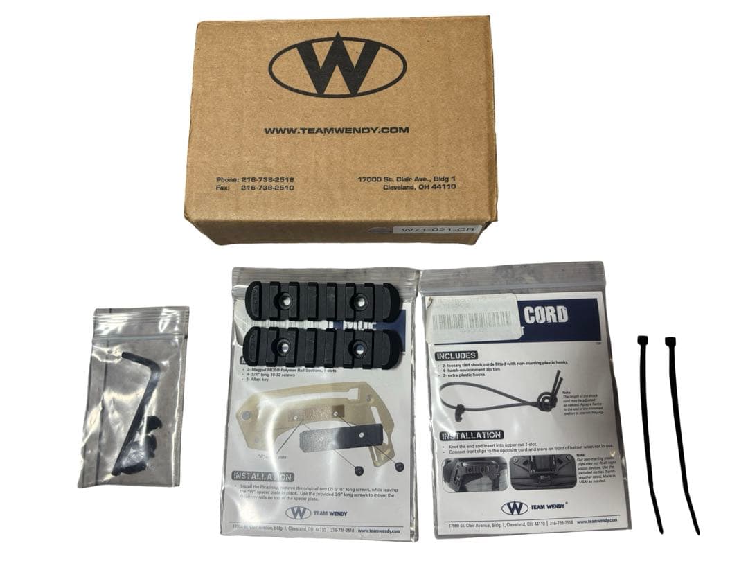 ヘルメット マルチカム　チームウェンディ