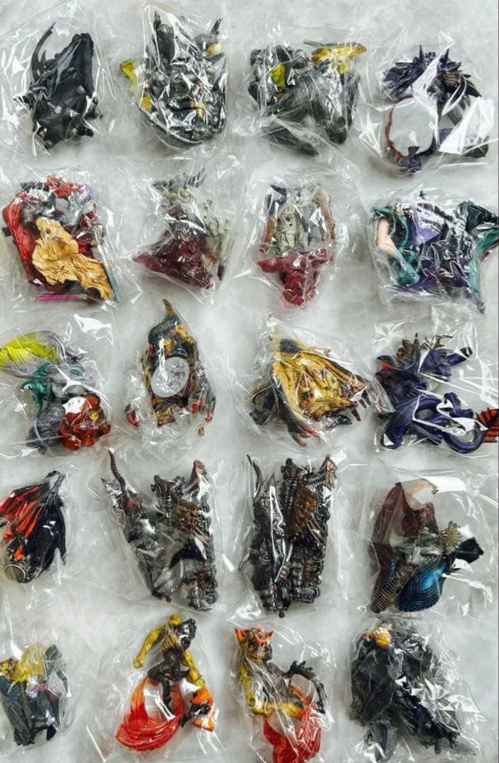 内袋未開封　ファイナルファンタジークリーチャーズフルカラー20体15種