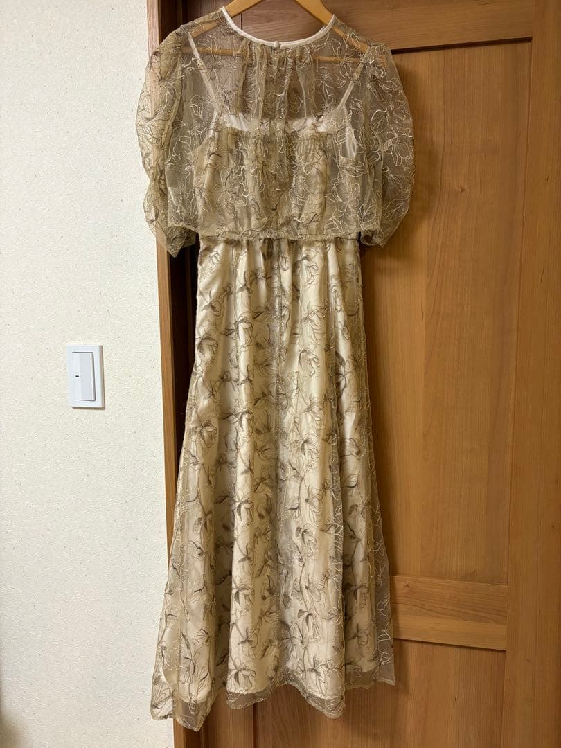 シャーリングスリーブ 総レース フェミニン パーティー ドレス 結婚式