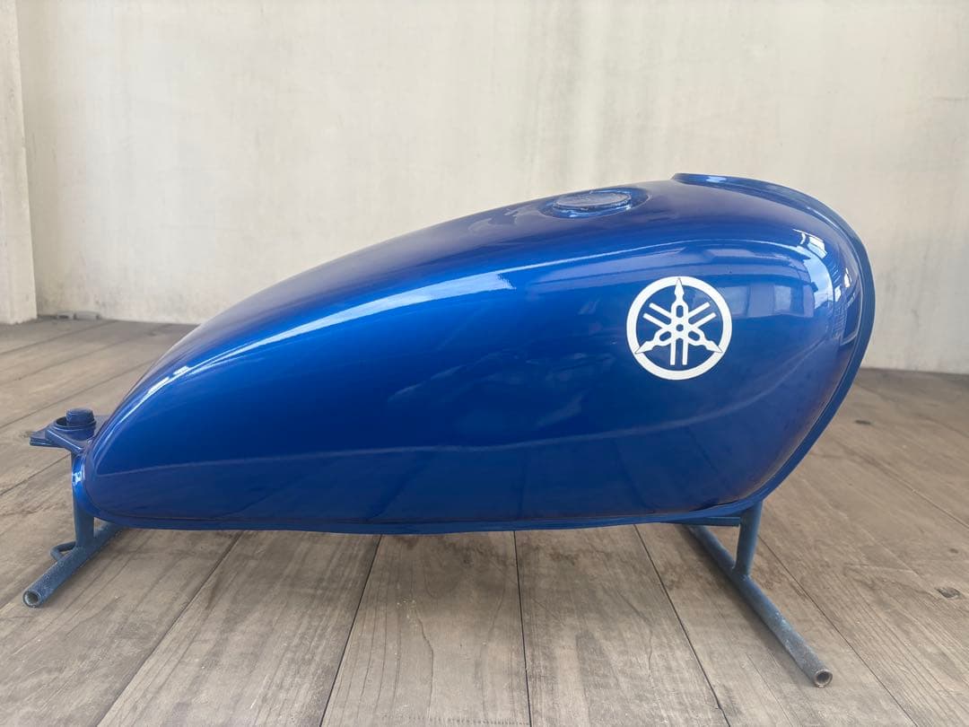 SR400 FI用ガソリンタンク　自家塗装（ベージュに再塗装）