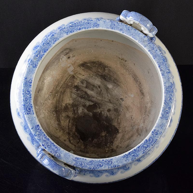 瀬戸焼　古瀬戸　染付　花文　蝶三足　大火鉢　大香炉　M　R8176B