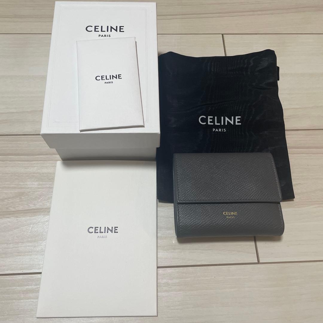 ★龍様★CELINE トリフォールドウォレット(箱・巾着・領収書付き)