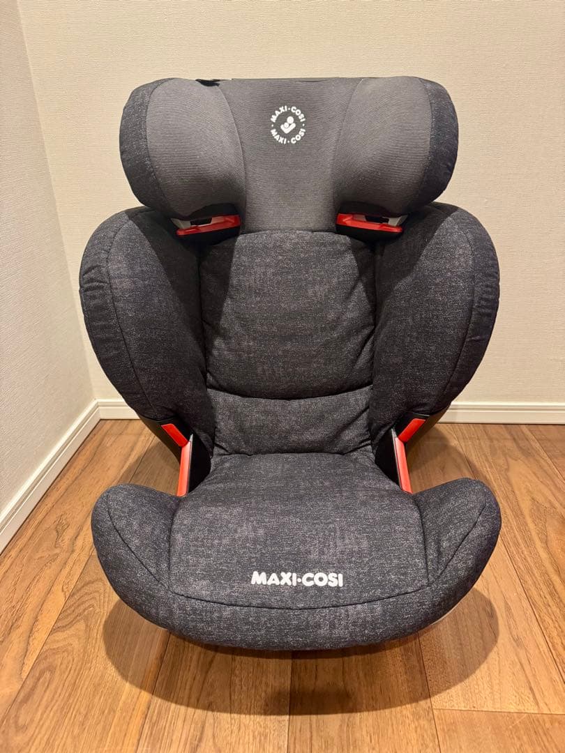 MAXI-COSI ジュニアシート グレーAprica保護マット付き（ほぼ新品）