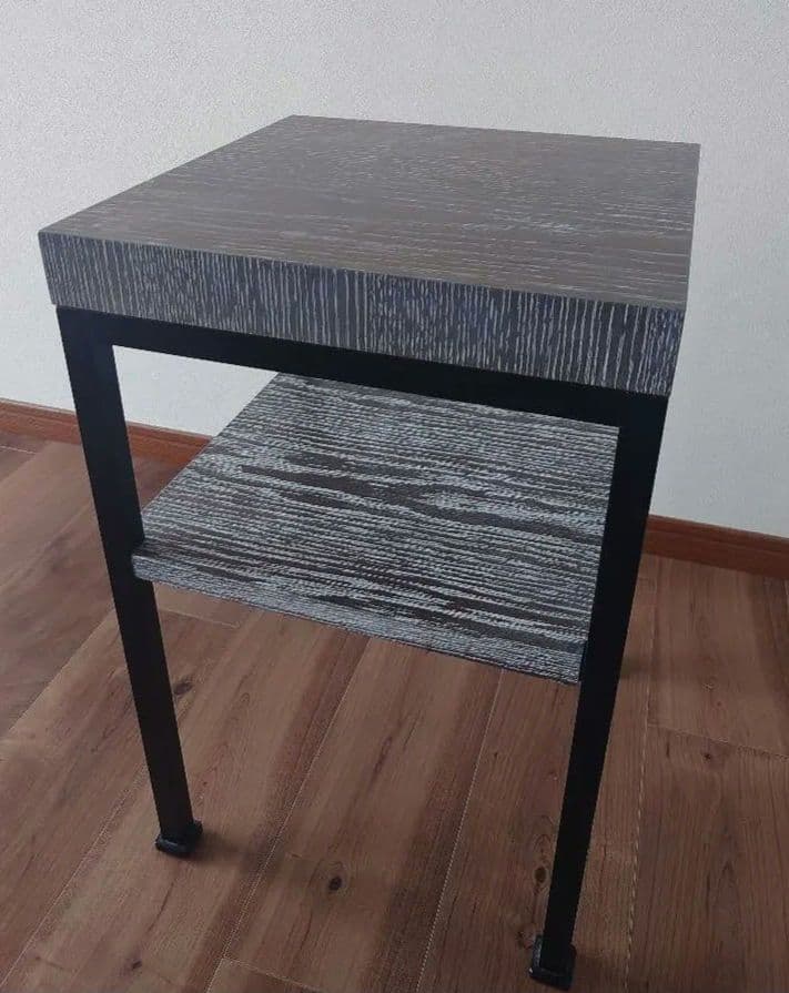 Simmons　ナイトテーブル