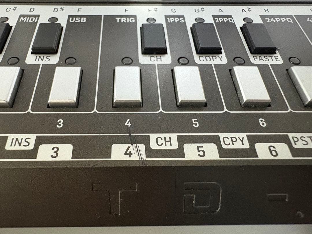 Behringer TD-3-BK アナログベースシンセサイザー