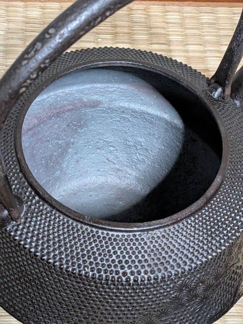 未使用 南部鉄器 南部鉄瓶 南部栄堂 松模様 記名あり 茶道具 アンティーク