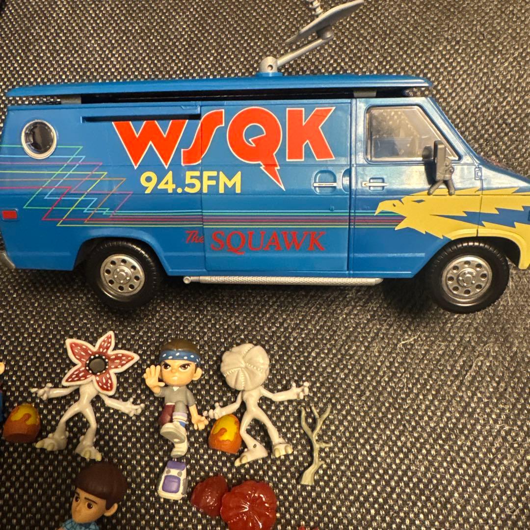 ストレンジャーシングスバンフィギュア YuMe STRANGER THINGS