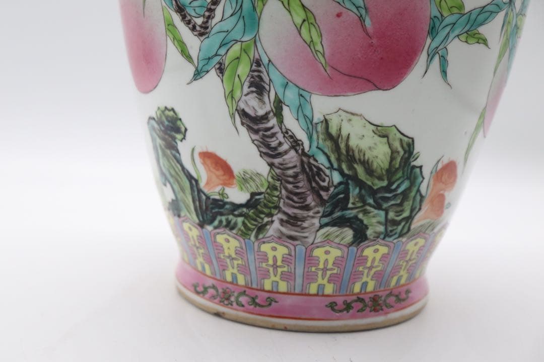 中国　大清乾隆年製銘　粉彩桃紋瓶　送料込み0726