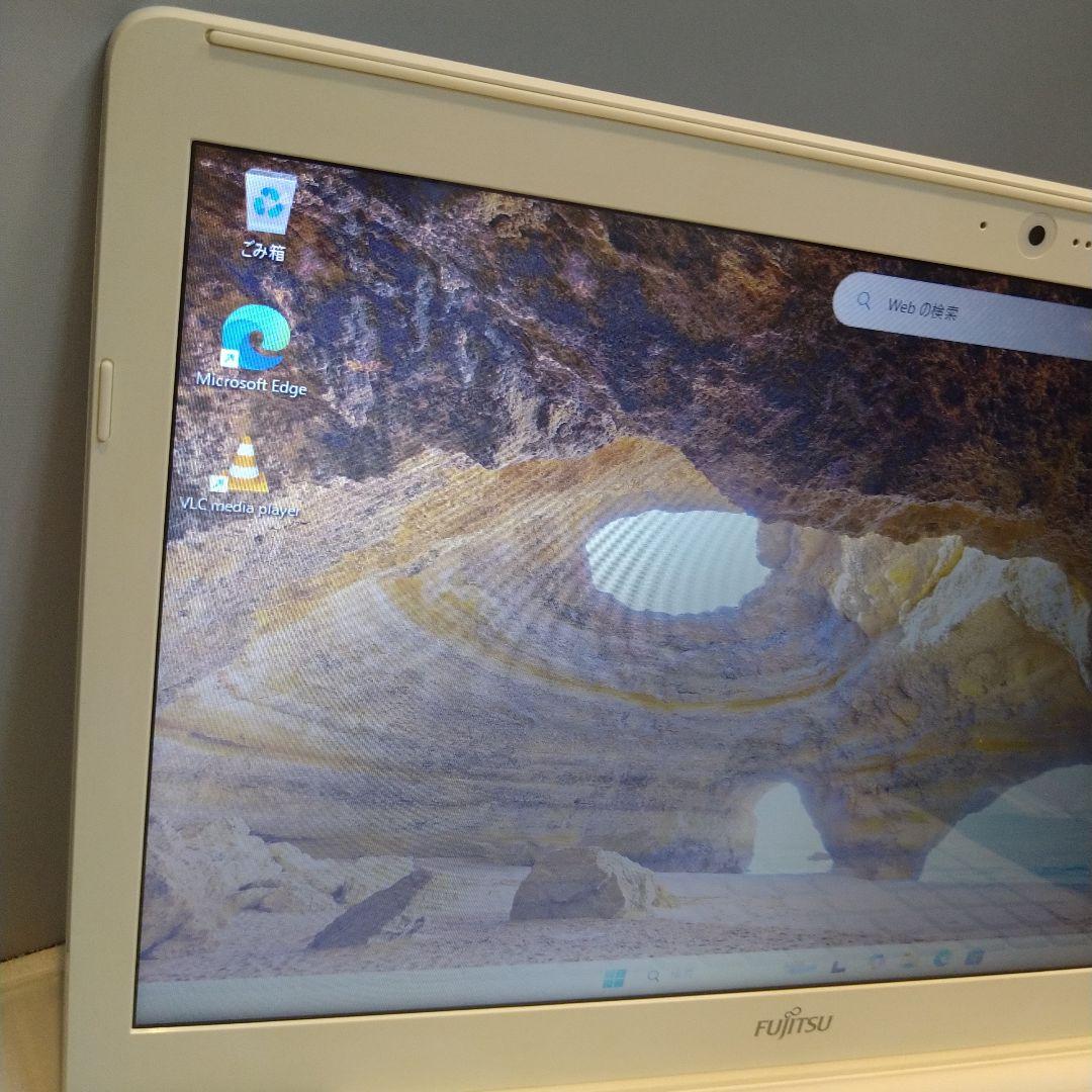 Fujitsu 白いノートPC Core i7 15.6㌅　テンキー 美品
