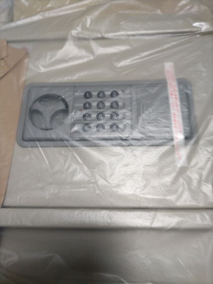 壁埋込用暗証番号式金庫 表面に絵の額、写真の額などでドロボー避けですSS BOX