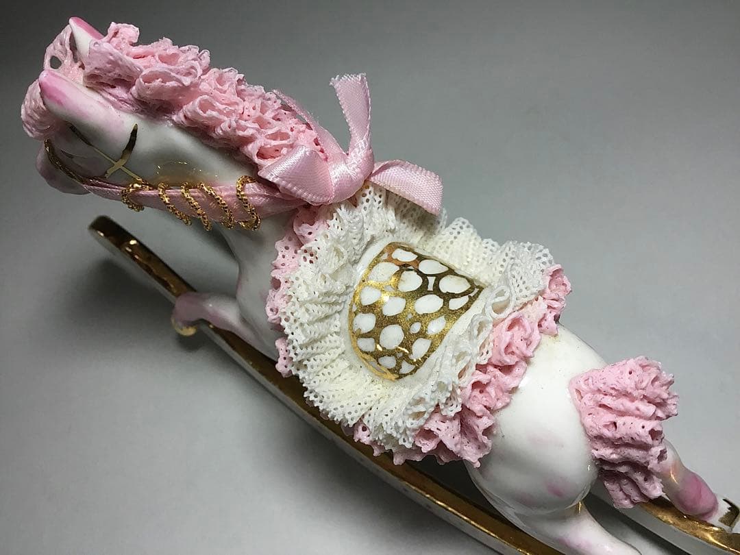 フィギュリン◆ピンクの木馬◆アイルランド 陶器 ビスク ヴィンテージ 置物