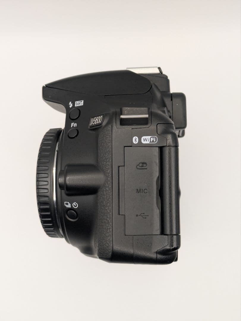 Nikon　D5600 ＋レンズ　　　　　　　　　　　　ショット数15,751回