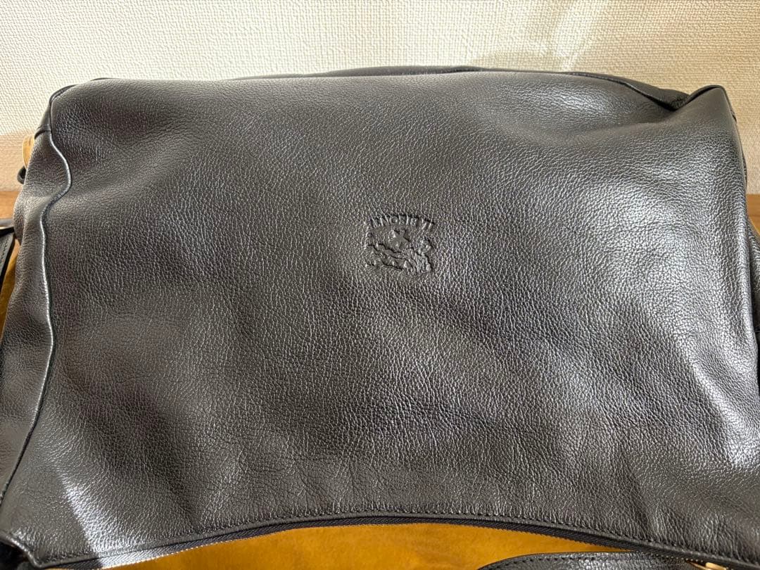 イルビゾンテ　ショルダーバッグ　黒