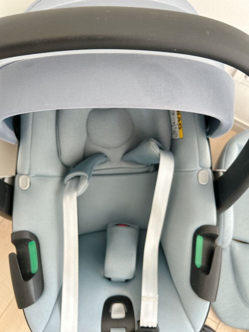 maxi cosi ペブル360 エアバギー用アダプタ、外箱