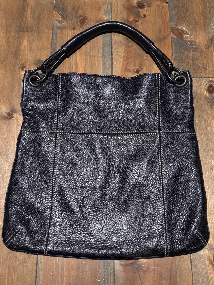 ボッテガ　黒のレザートートバッグ