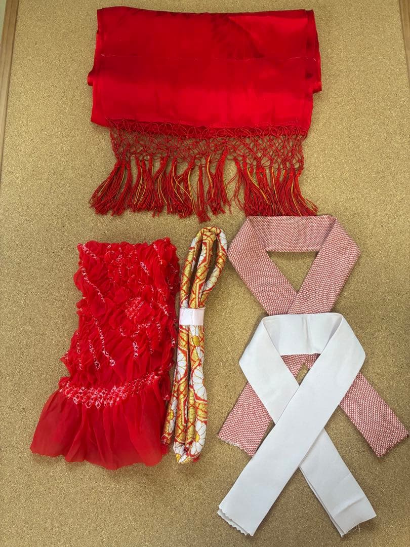 7歳　七五三用 白地に華やかな古典柄着物セット