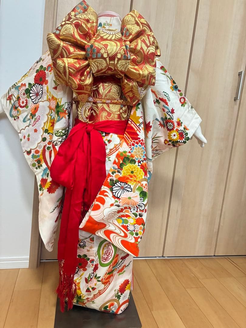 7歳　七五三用 白地に華やかな古典柄着物セット