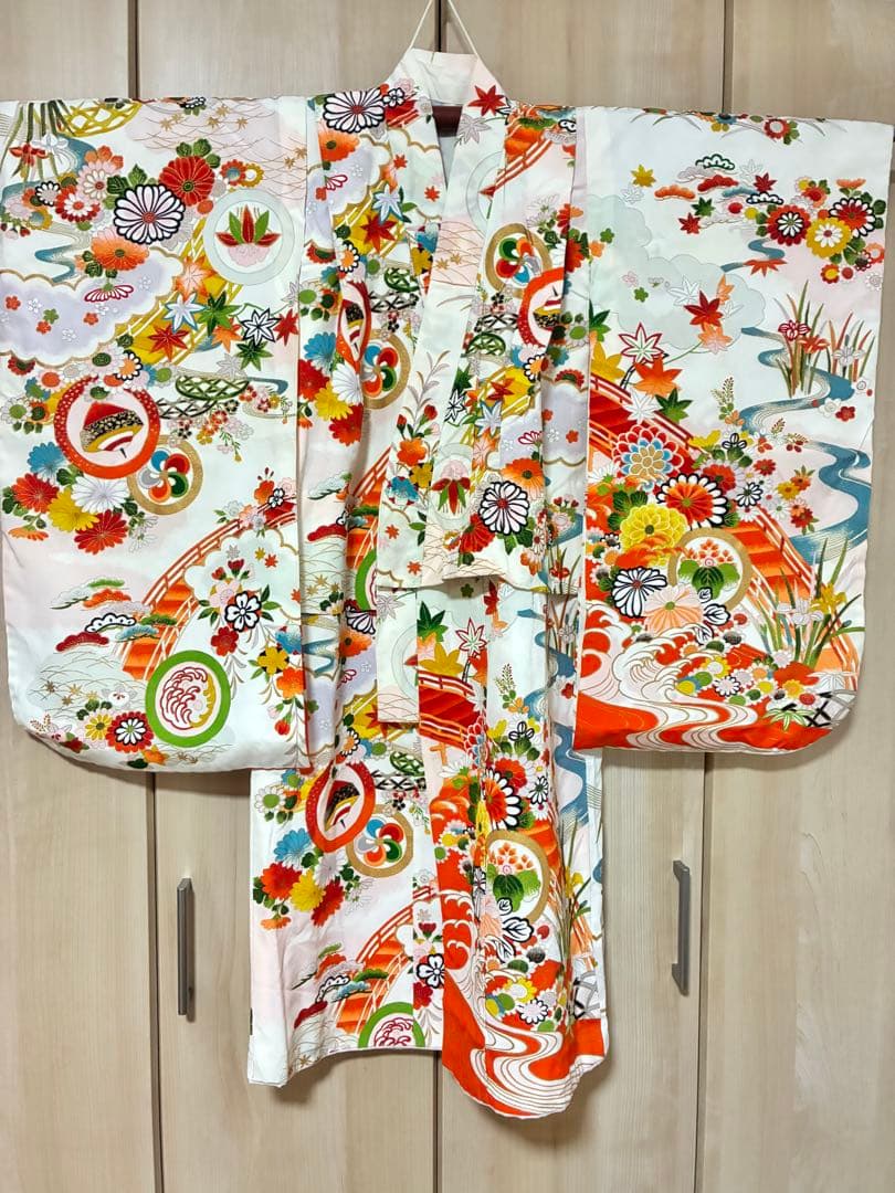 7歳　七五三用 白地に華やかな古典柄着物セット