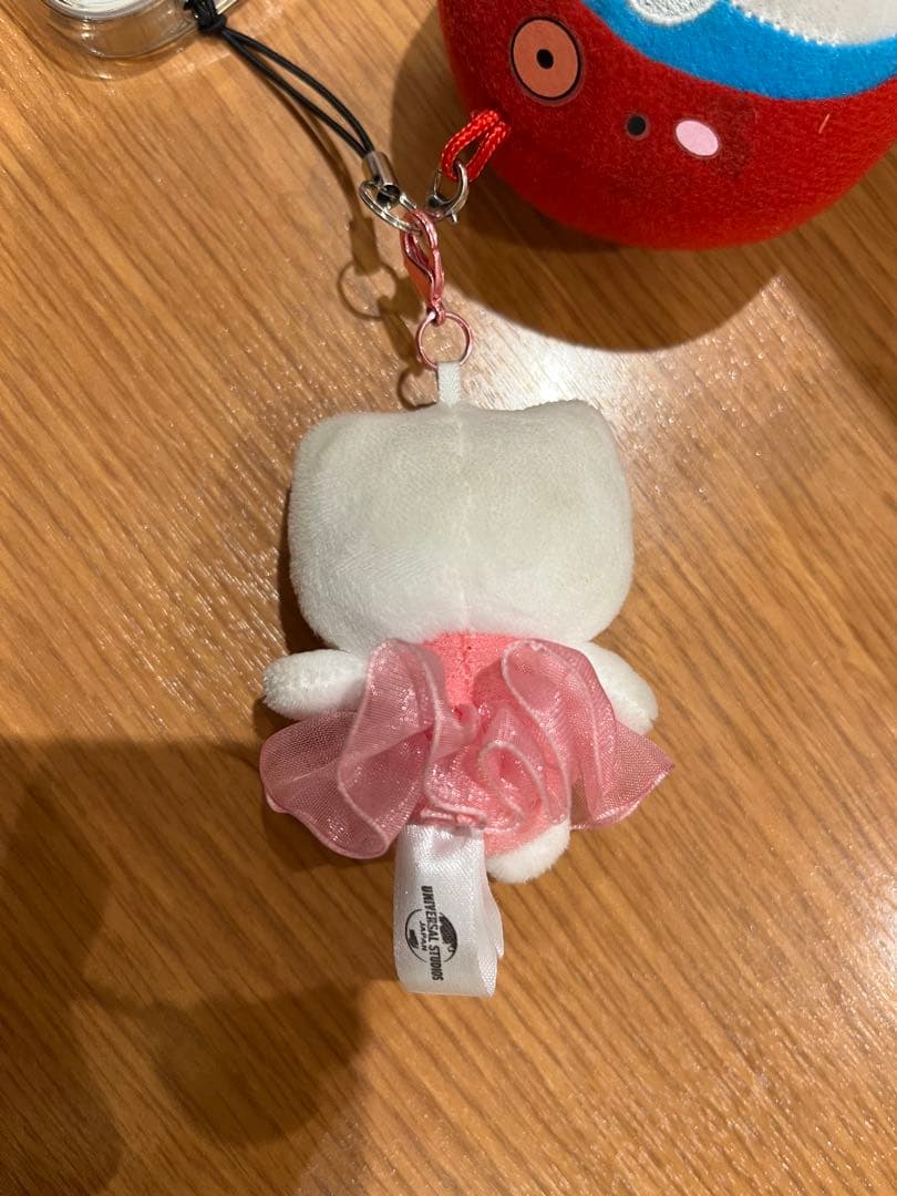 ハローキティ キーホルダー ドレス付き