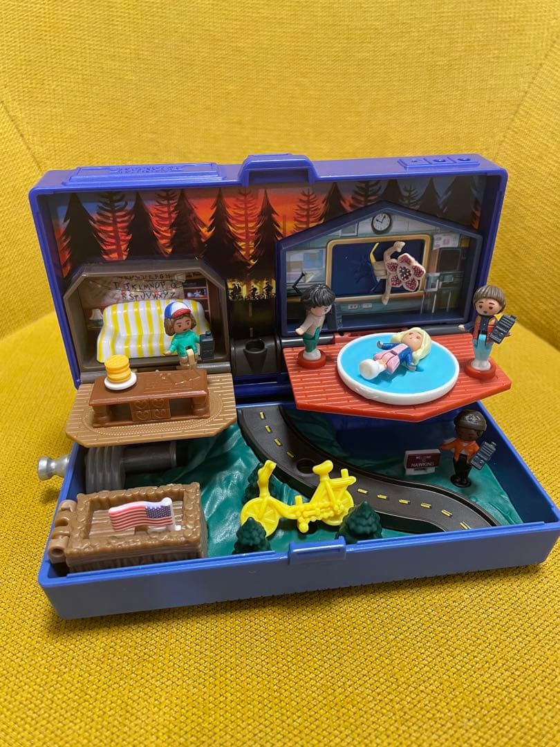 ストレンジャー・シングス(polly pocket)