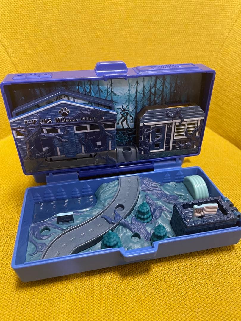 ストレンジャー・シングス(polly pocket)