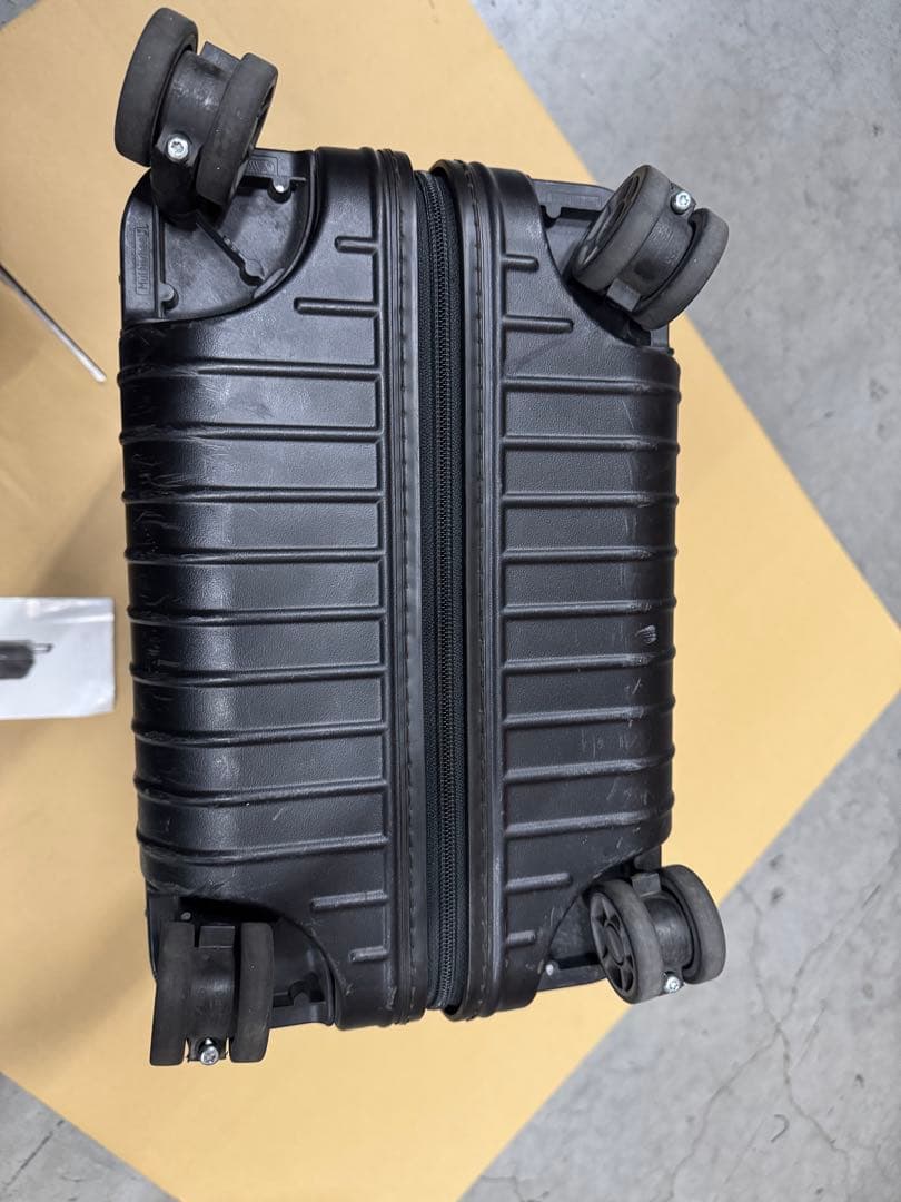 リモワ ボレロ 37L 機内持ち込み 4輪 TSAロック 黒 ジャンク