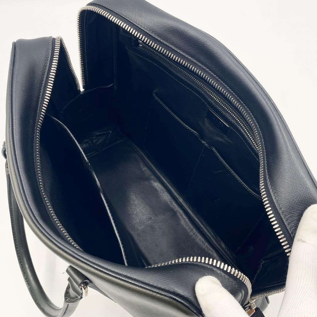 【極美品】 プラダ ビジネスバッグ サフィアーノレザー 三角ロゴ 希少バイカラー