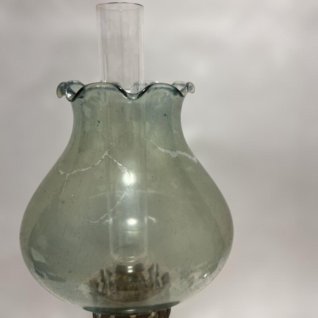 明治時代から100年以上経過しておりアンティーク希少レトロオイルランプ台付き