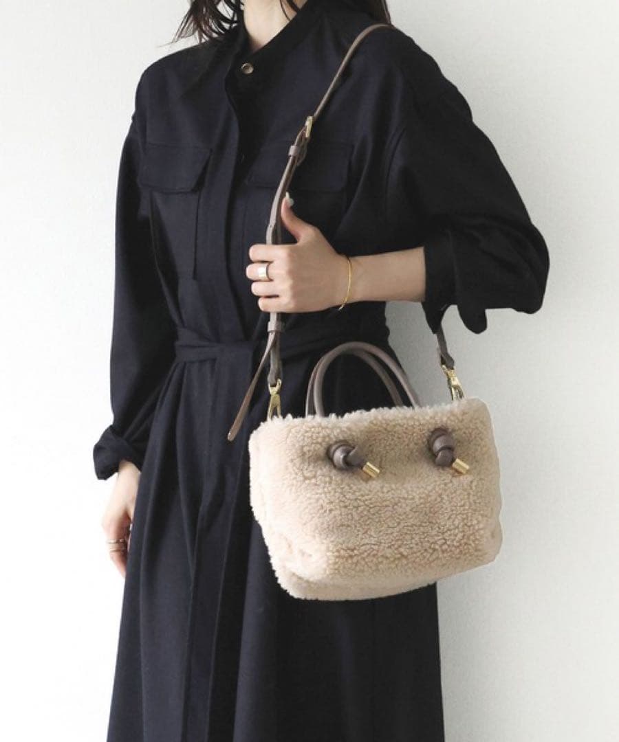 新品★ヴィオラドーロ2wayファー トートバッグ ショルダー★牛革ムートン ボア