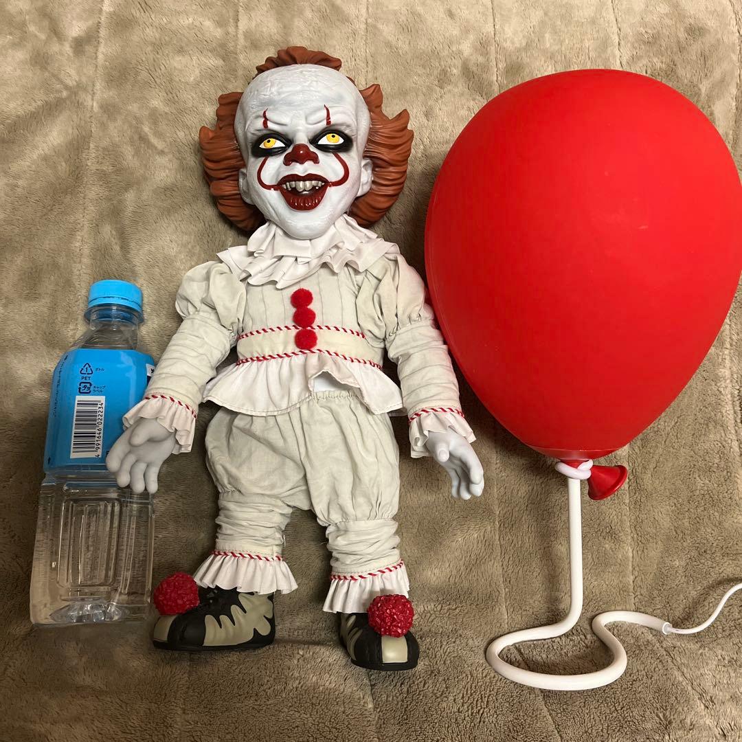 ペニーワイズ トーキングフィギュア ＵＳＢ赤い風船セット