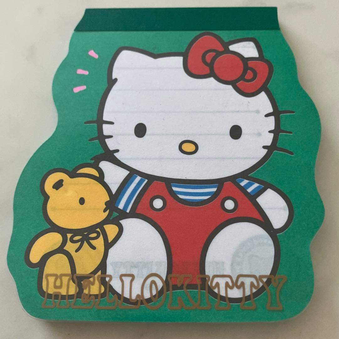 Hello Kitty ❤︎ レトロなメモ帳