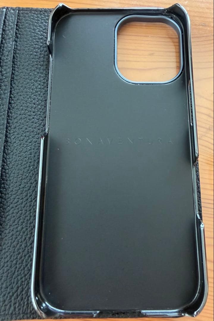 BONAVENTURA iPhone17手帳型ケース