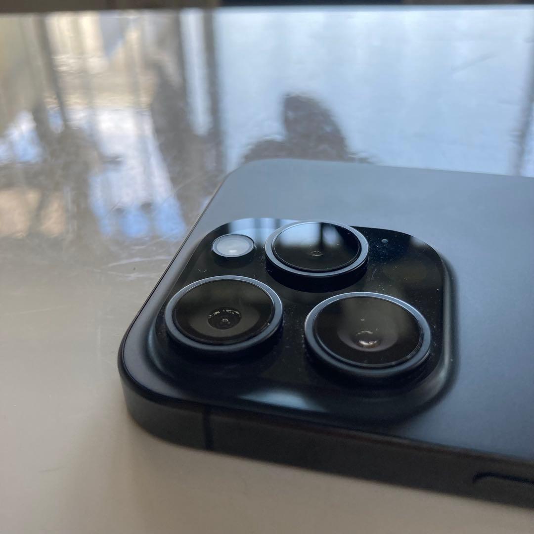 ジャンク iPhone 15 Pro 256GBブラックチタニウム