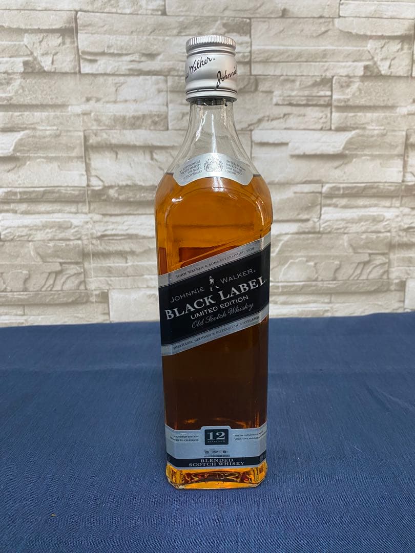 ジョニーウォーカー　12年　ブラックラベル　700ml 限定版