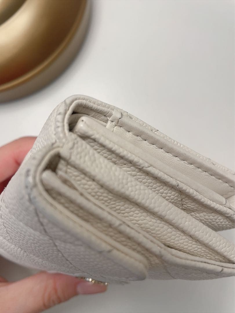 CHANEL ホワイト キルティング 三つ折り財布