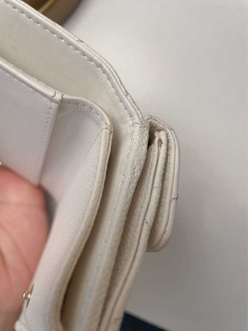 CHANEL ホワイト キルティング 三つ折り財布