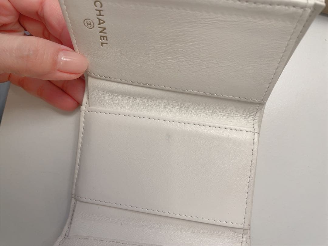 CHANEL ホワイト キルティング 三つ折り財布