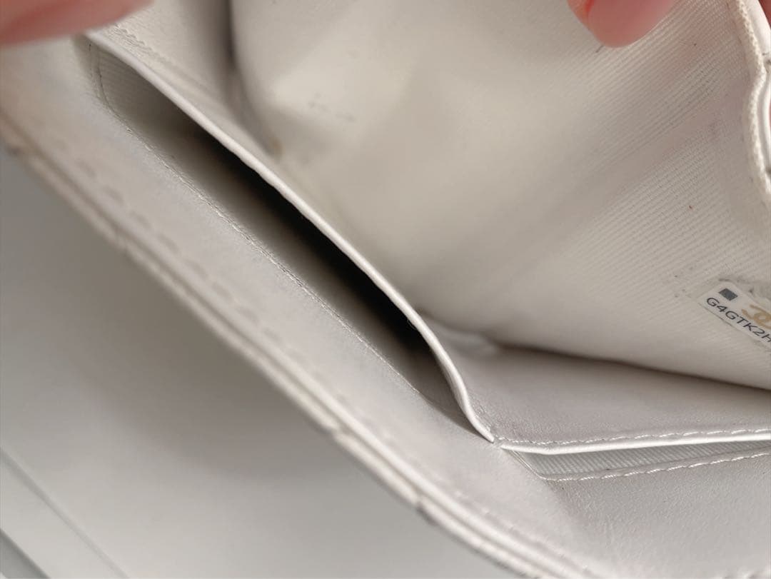 CHANEL ホワイト キルティング 三つ折り財布