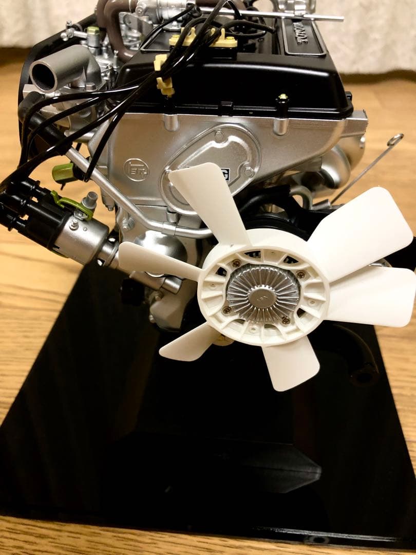 【アシェット】トヨタセリカLB2000GT 1/4スケール18R-G型エンジン