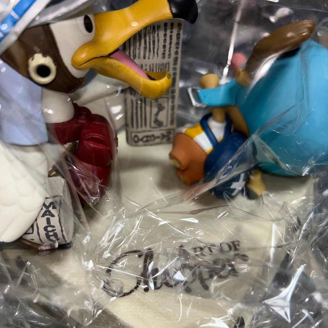 チョッパーの足が折れてます。