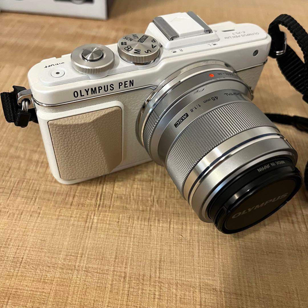 OLYMPUS PEN E-PL7 ホワイト レンズ3本セット✨