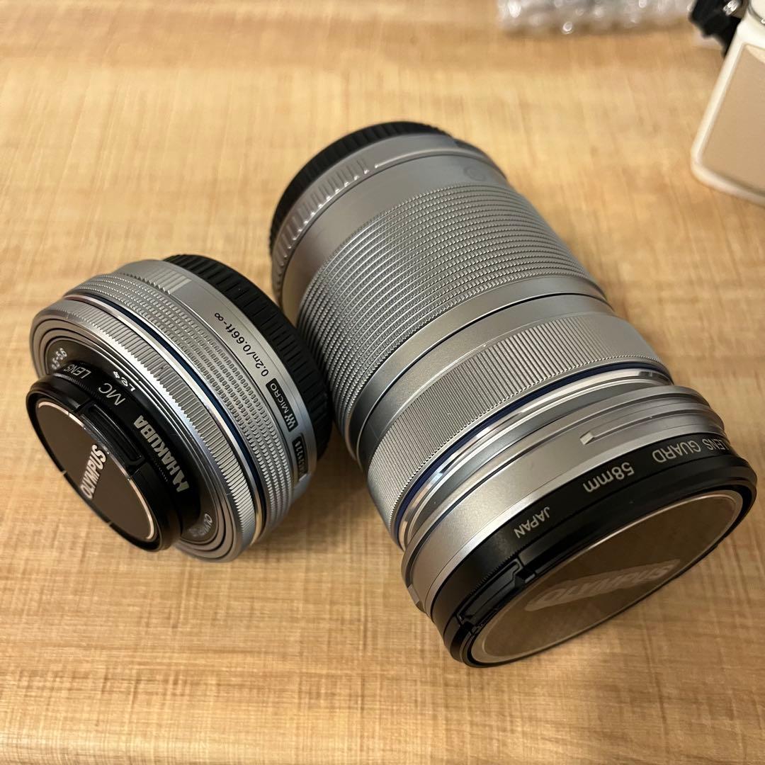 OLYMPUS PEN E-PL7 ホワイト レンズ3本セット✨