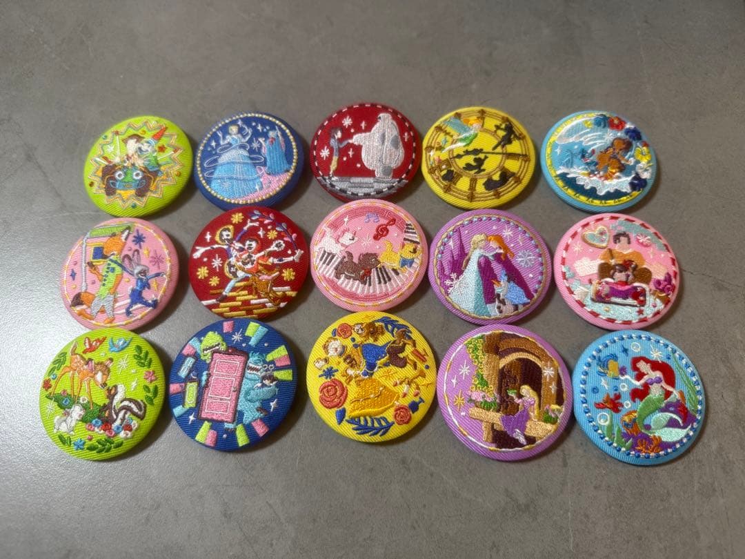 ディズニーキャラクター　刺繍缶バッジ2 コンプリート15個