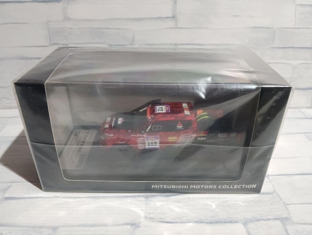 1/43 三菱　新型トライトン　ラリーアート　ミニカー　ディーラー品　限定品