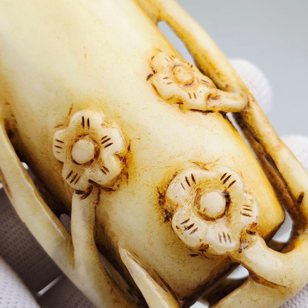 貴重 本物和田白玉 土沁 手彫 梅紋 清代 大型 鼻煙壺 薬瓶 置物 美品